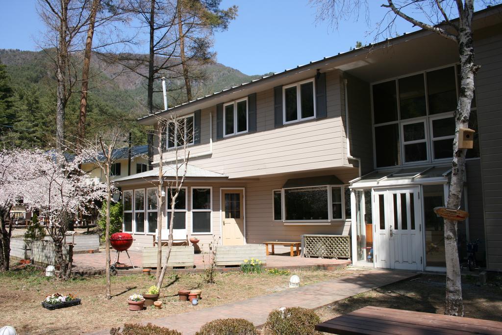 Family Pension Crayon Fujikawaguchiko Eksteriør billede