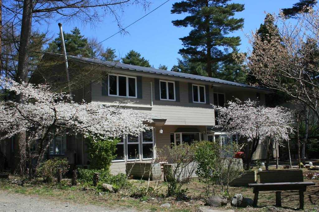 Family Pension Crayon Fujikawaguchiko Eksteriør billede